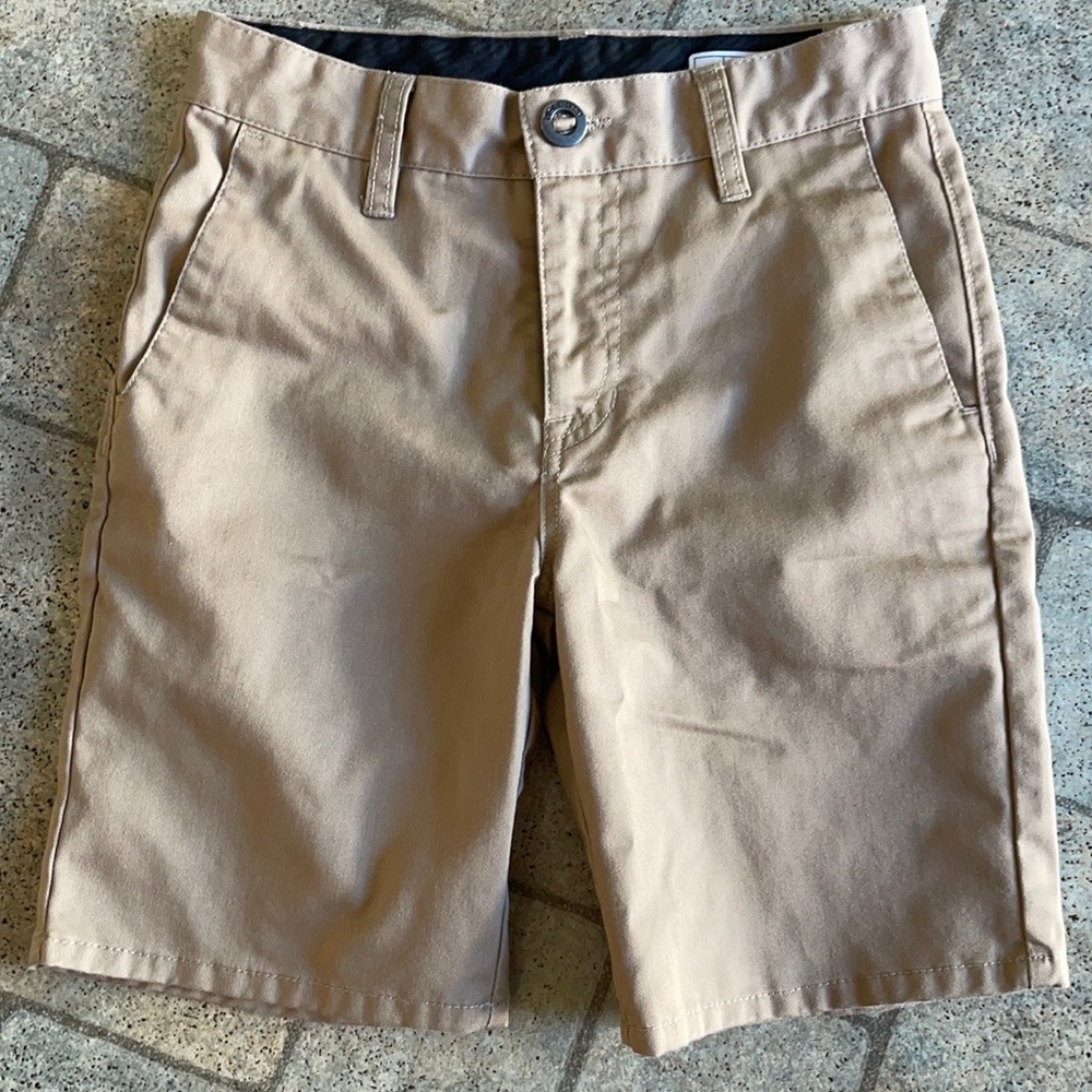 Boys Volcom Chino shorts *Brand new*